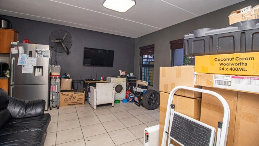 2 Bedroom Property for Sale in Parklands East Western Cape